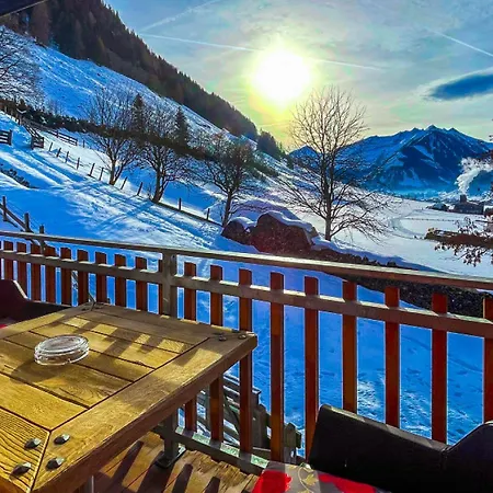 Modern Mountain 5 - An Der Skipiste