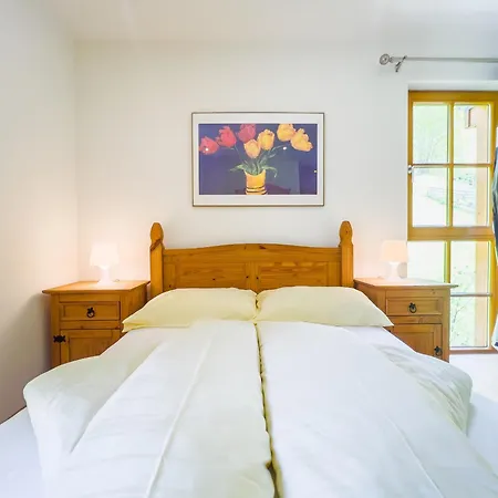 Modern Mountain 5 - An Der Skipiste Rauris