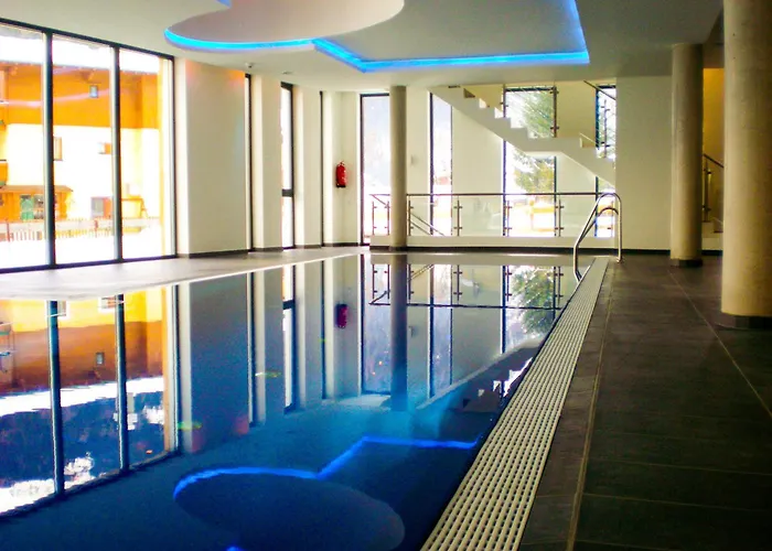 Modern Mountain 5 - An Der Skipiste *